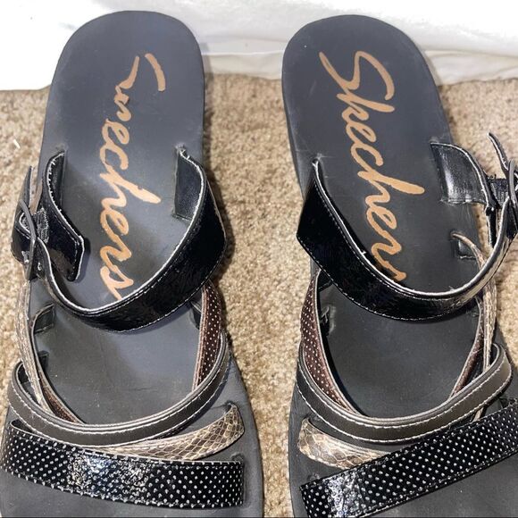 Skechers Multi Pattern Wedge Sandals Memory Foam Womans sandals SZ 9 - Picture 9 of 9